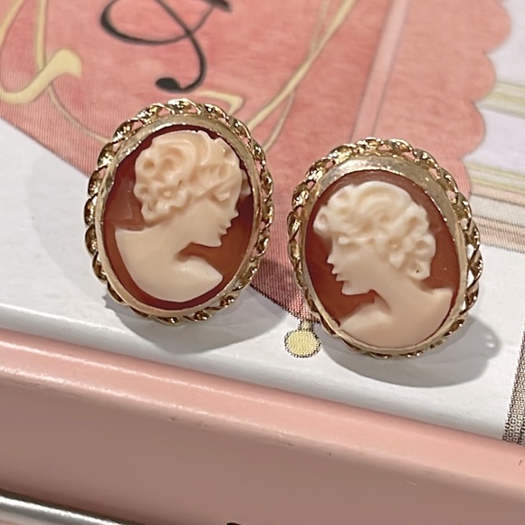 Vintage 14K Cameo Earrings - Picture 8 of 11